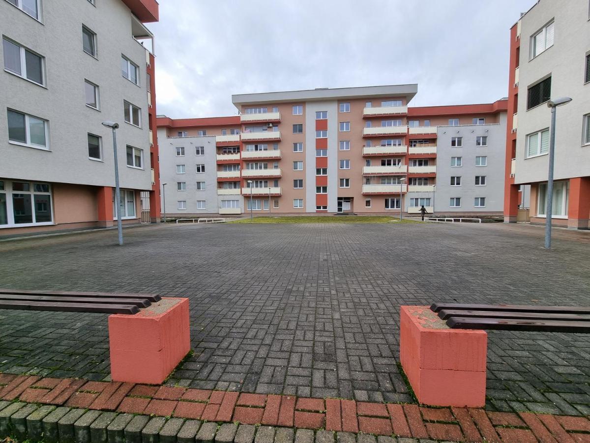 Apartment Banska - City Centre & Private Parking Banská Bystrica Eksteriør bilde