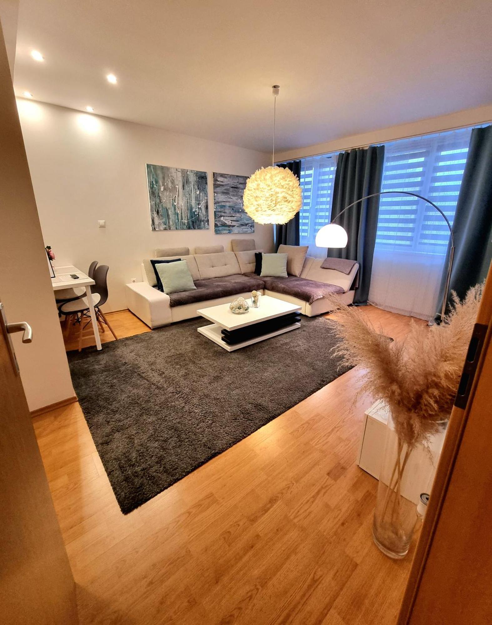 Apartment Banska - City Centre & Private Parking Banská Bystrica Eksteriør bilde